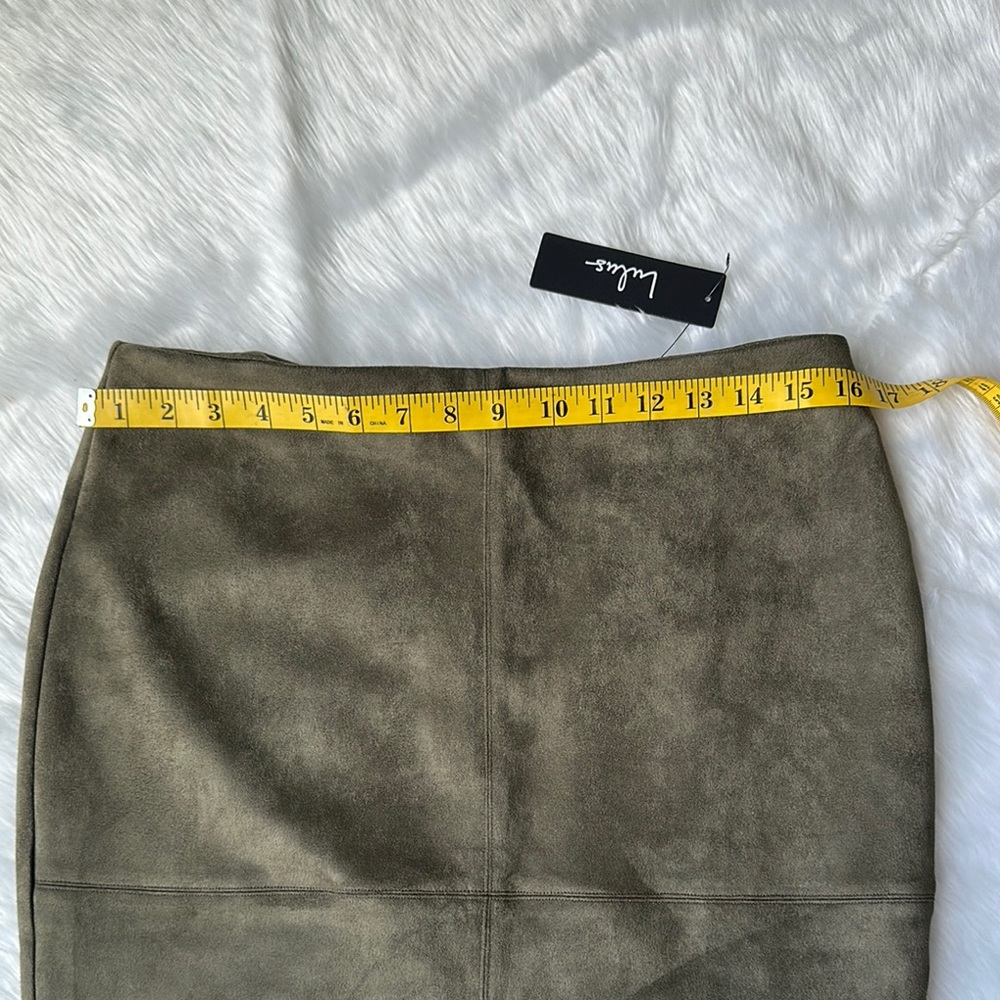 NWT  LULUS Button-Up Shirt and Olive Skirt size L - Picture 8 of 12